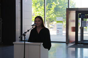 Bild vergr&ouml;&szlig;ern: 15072022_Verabschiedung_Rede Sch&uuml;lersprecherin_V.Kalder